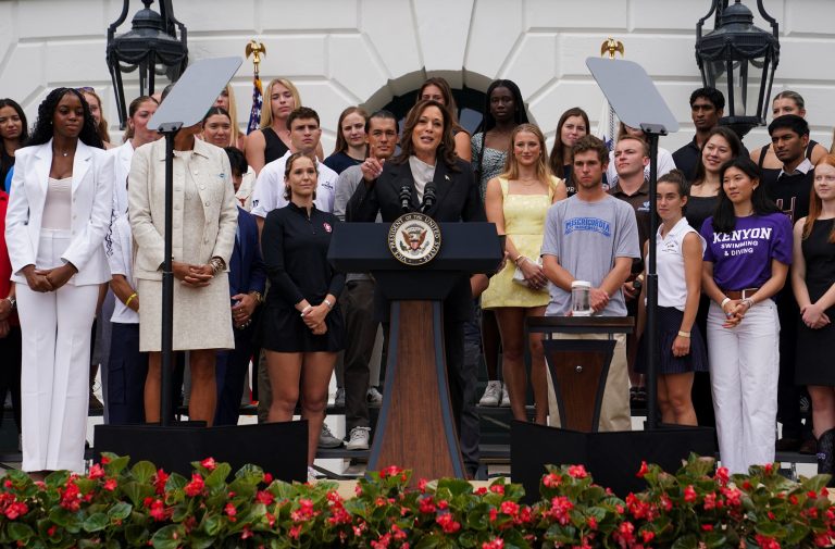 2024-07-22t160138z-2078243841-rc2g09aovwpb-rtrmadp-3-usa-election-harris.jpg
