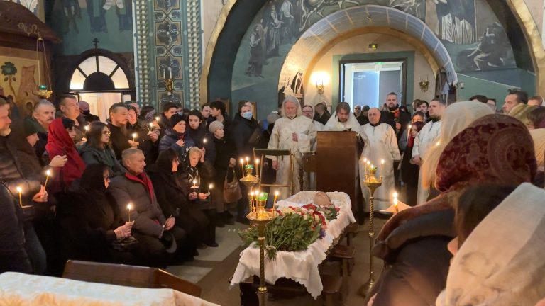 2024-03-01t131908z-837549187-rc21d6a8k6u2-rtrmadp-3-russia-navalny-funeral.jpg