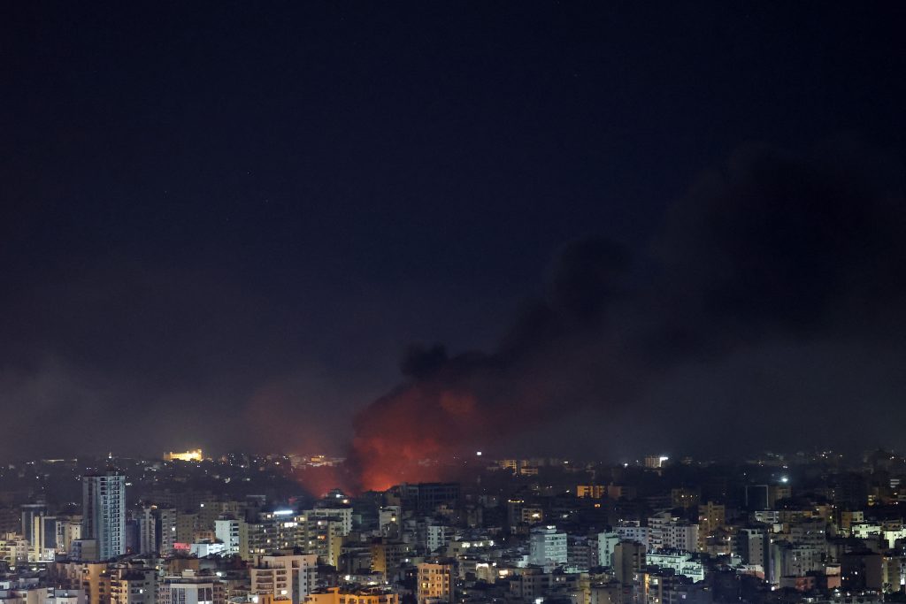 2024-10-02t211701z-2015946387-rc2lcaamflii-rtrmadp-3-israel-palestinians-lebanon.jpg