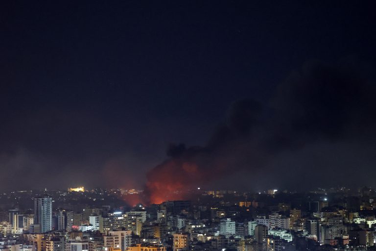 2024-10-02t211701z-2015946387-rc2lcaamflii-rtrmadp-3-israel-palestinians-lebanon.jpg