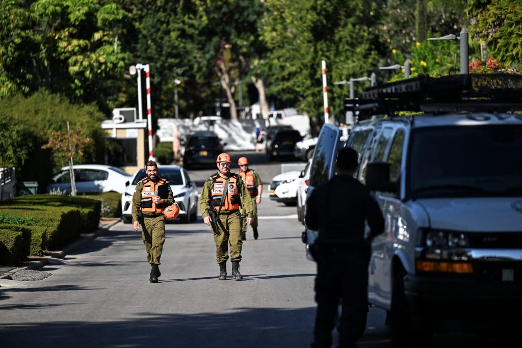 2024-10-19t091614z-208224122-rc2lnaakmx71-rtrmadp-3-israel-palestinians-lebanon-netanyahu-drone.jpg