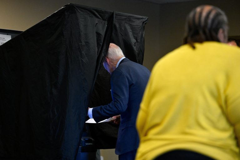 2024-10-28t163006z-892232894-rc2staaf1kj8-rtrmadp-3-usa-biden.jpg