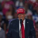 thumbnail-foto-1-trump-realizou-um-comicio-em-coachella-na-california-neste-sabado.jpg