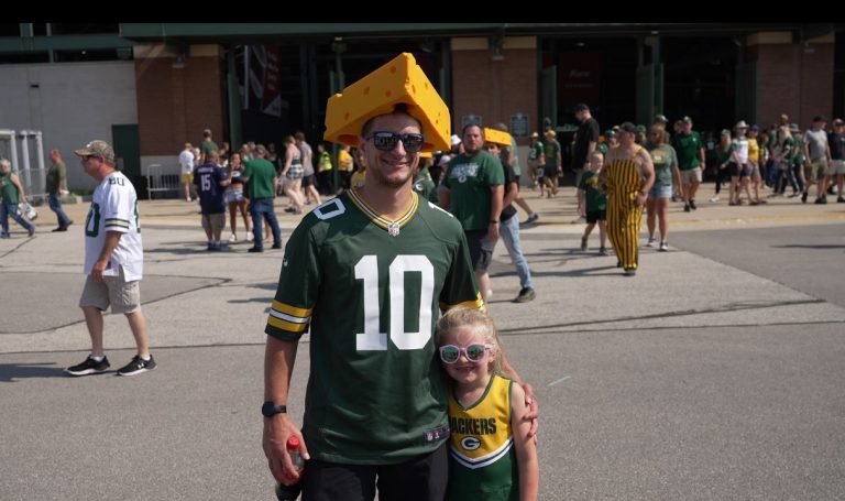 wisconsin-pai-e-filha-cheeseheads.jpg