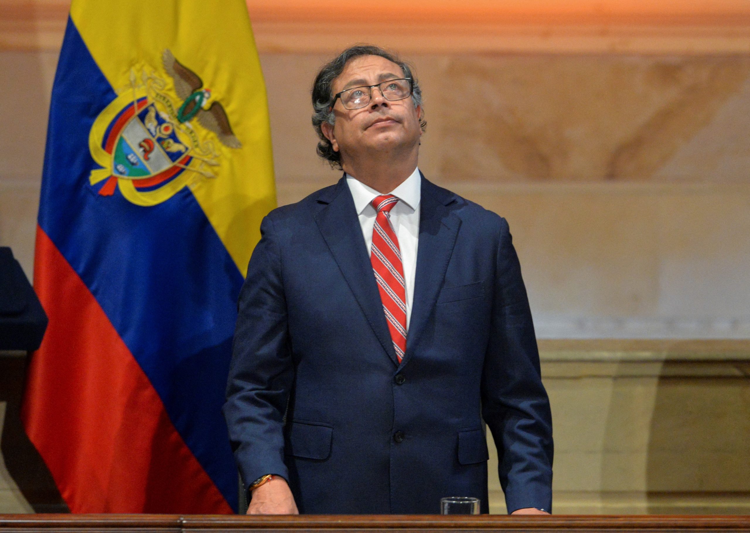 Gustavo Petro, da Colômbia, rompe silêncio e pede que Maduro permita contagem transparente dos votos
