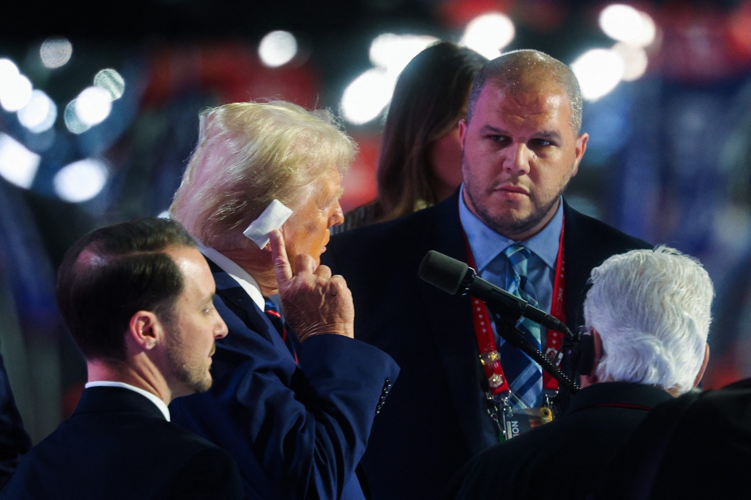 Trump reaparece no palco no terceiro dia da Convenção Republicana