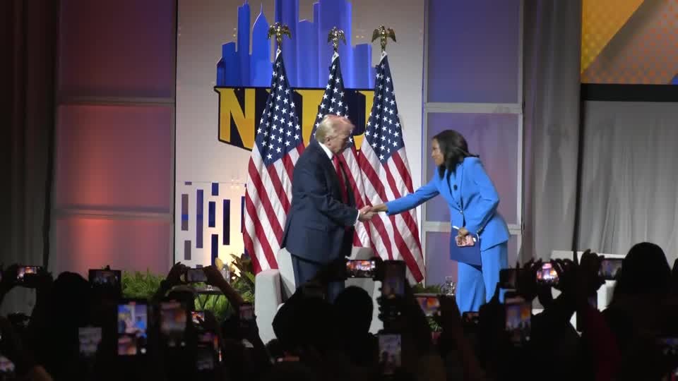 Trump ataca Kamala Harris e sugere que democrata usa sua identidade negra por razões políticas