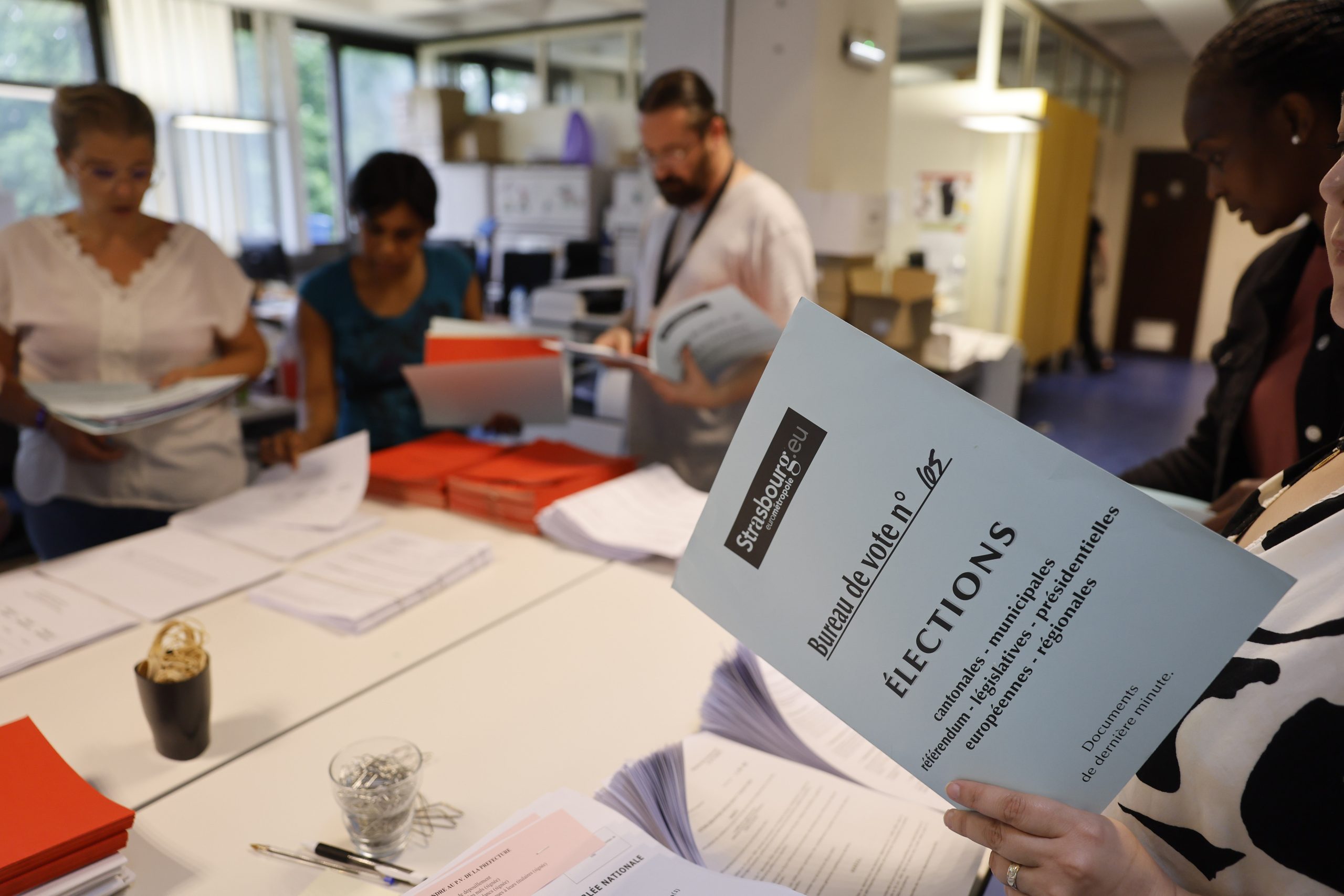 Vitória da extrema direita, sucesso da aliança centro-esquerda ou impasse? Entenda os cenários possíveis das eleições na França