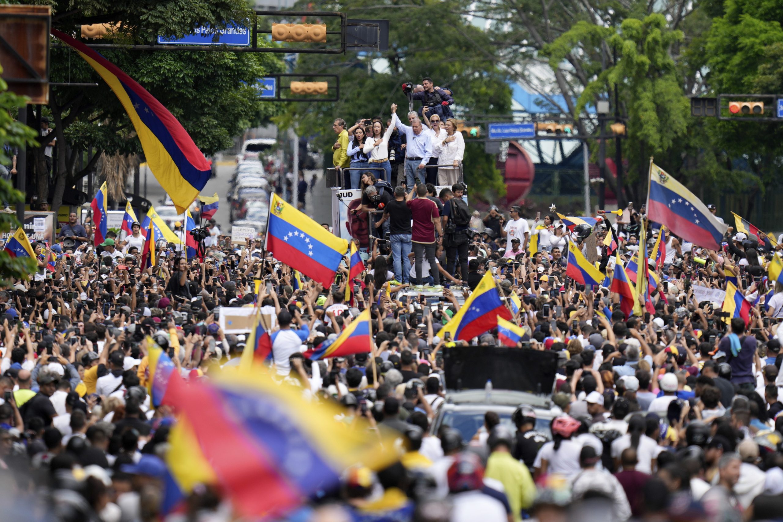 ‘Entreguem as atas’, diz María Corina, líder da oposição a Maduro na Venezuela