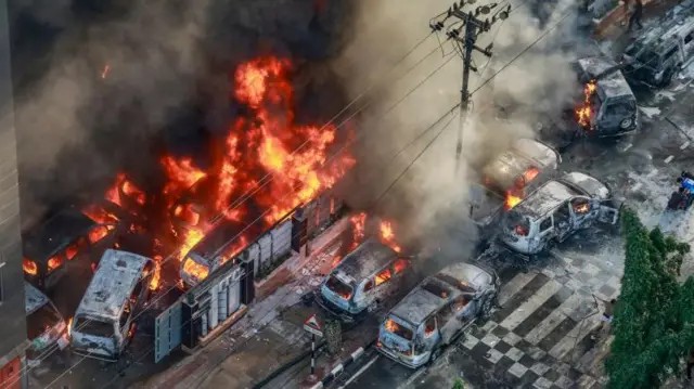 Bangladesh desliga internet em meio a revolta que já deixou mais de 100 mortos
