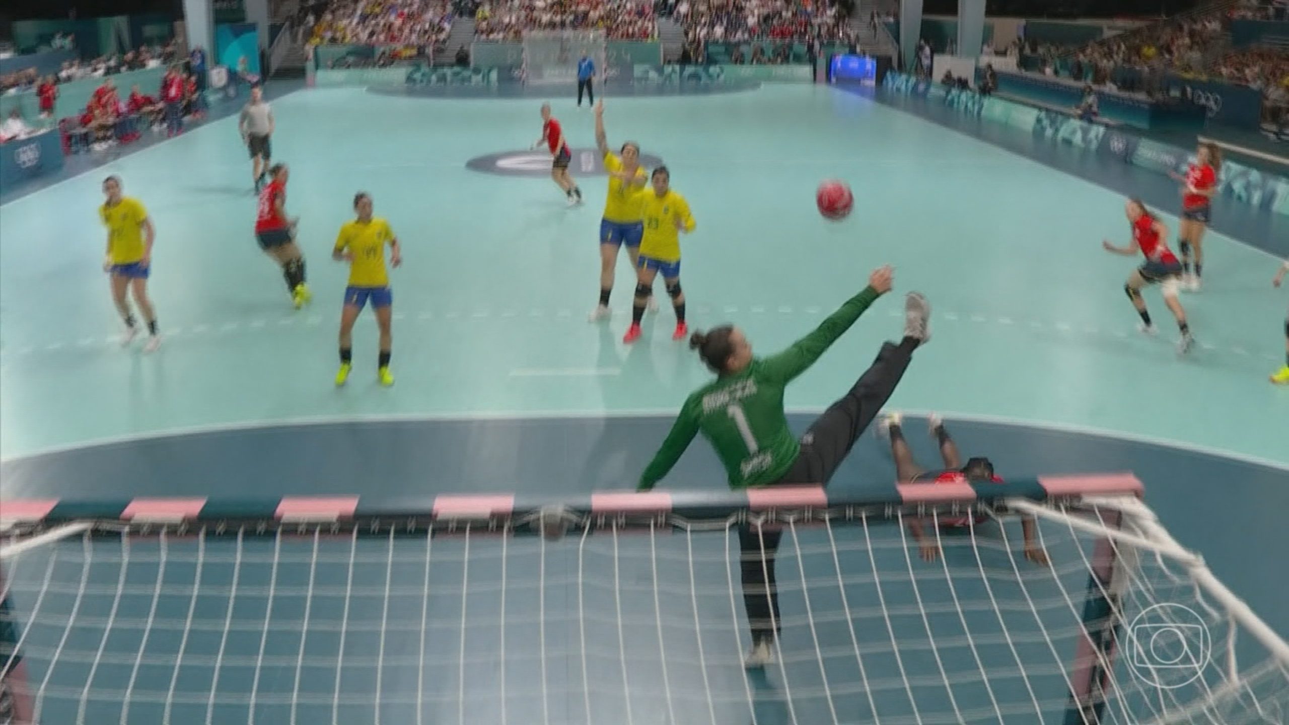 Brasil estreia no handebol feminino com vitória sobre a Espanha, uma das favoritas ao ouro