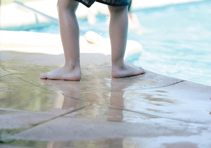 Tragédia em Várzea Grande: Bebê de 1 Ano Morre Afogado em Piscina da Família!