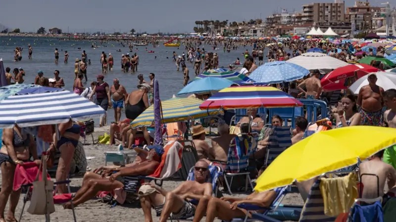 Por que os espanhóis estão protestando contra os turistas