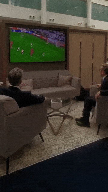 VÍDEO: Primeiro-ministro britânico deixa reunião da Otan para ver gol de empate da Inglaterra contra Holanda na Eurocopa