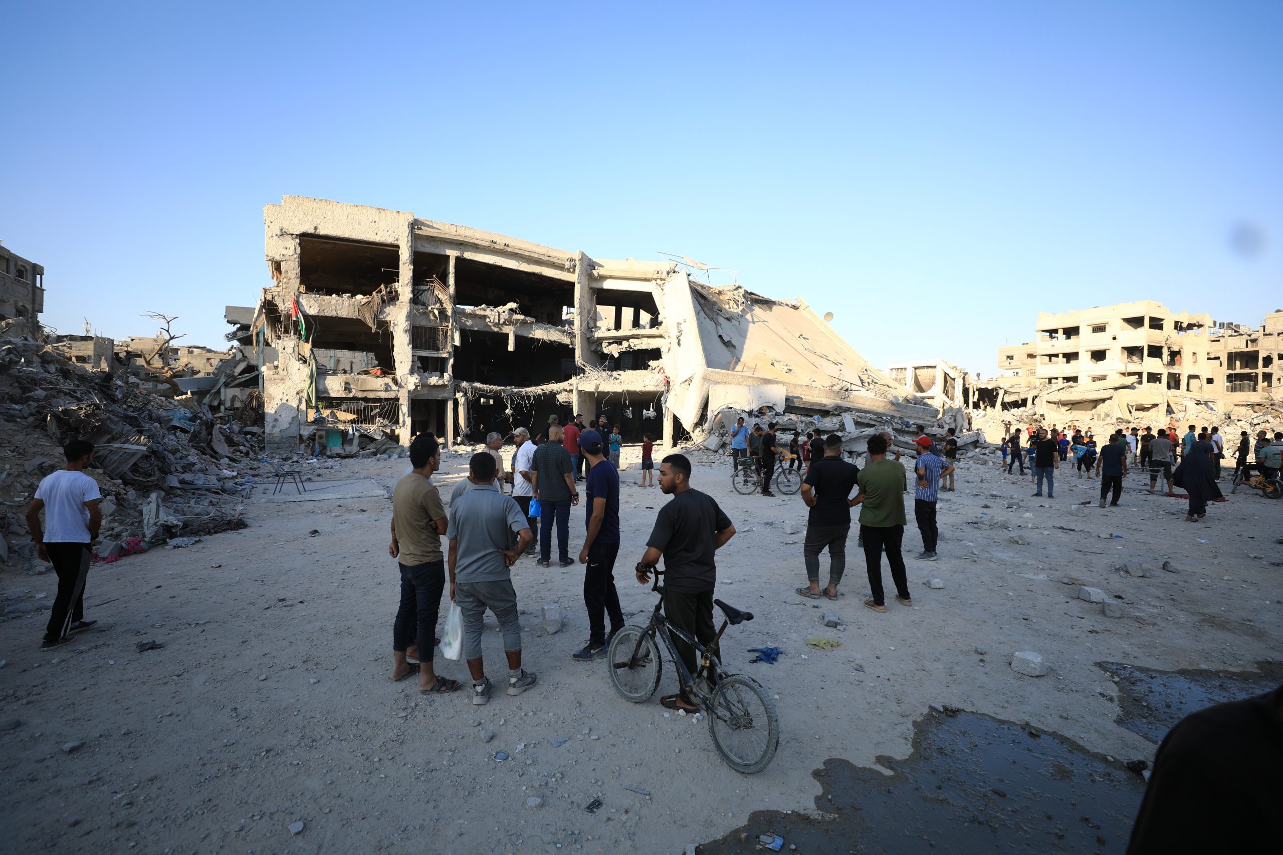 Bombardeio israelense a escola em Gaza deixa 15 mortos