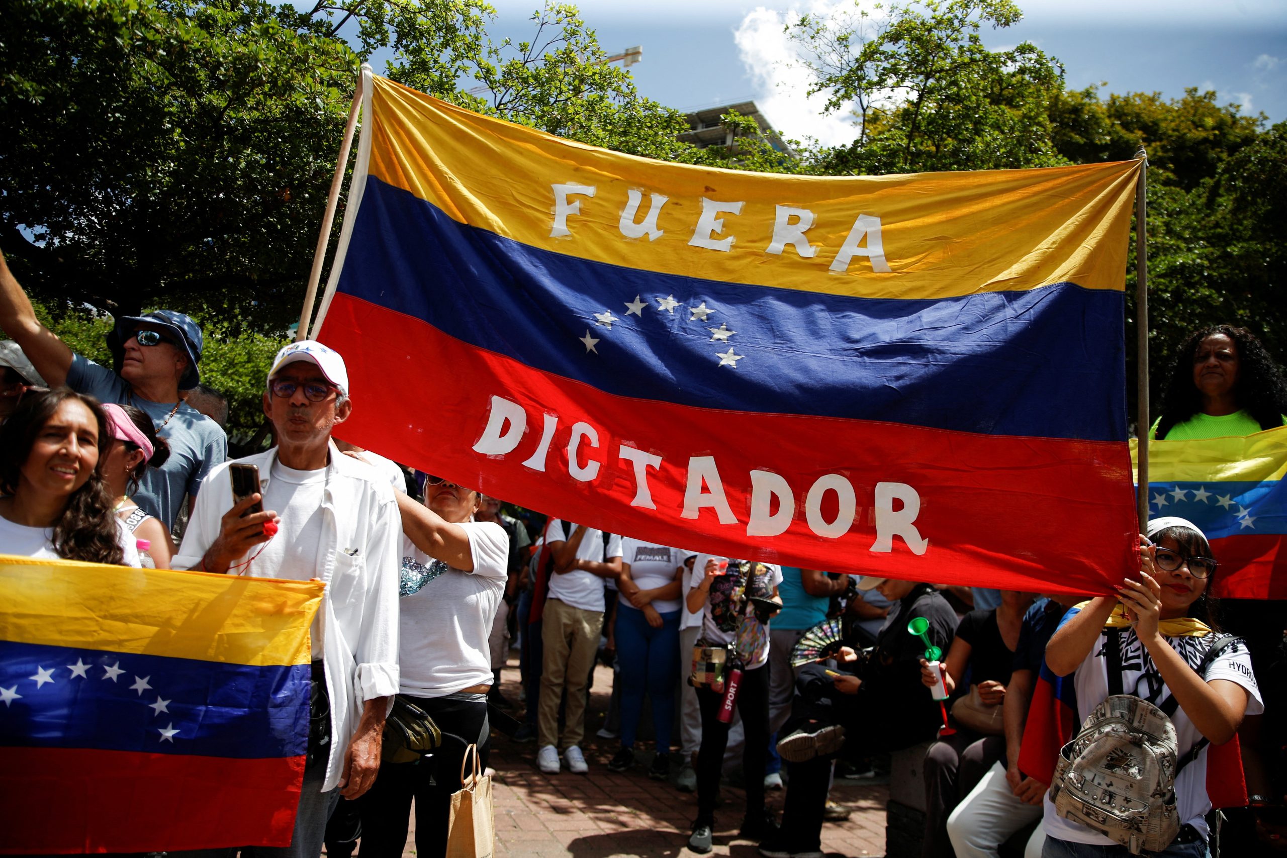 Maduro enfrenta nova crise de legitimidade pós-eleição: o que é diferente agora?