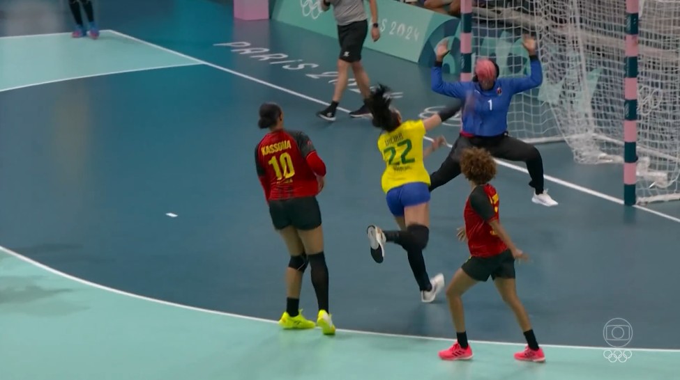 Brasil avança para quartas de finais no handebol feminino após vencer a Angola