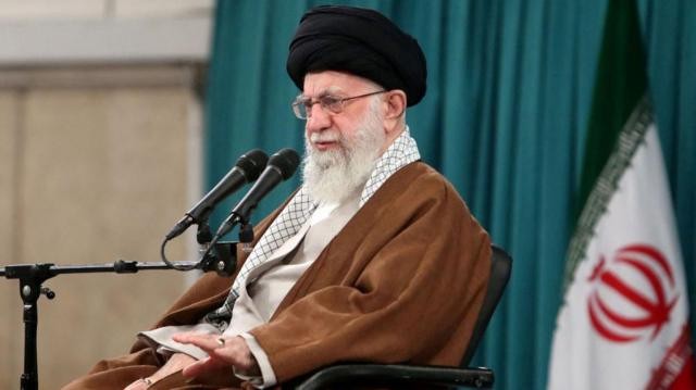 Diplomata iraniano diz que retaliação a Israel ‘será rápida e pesada’, segundo jornal