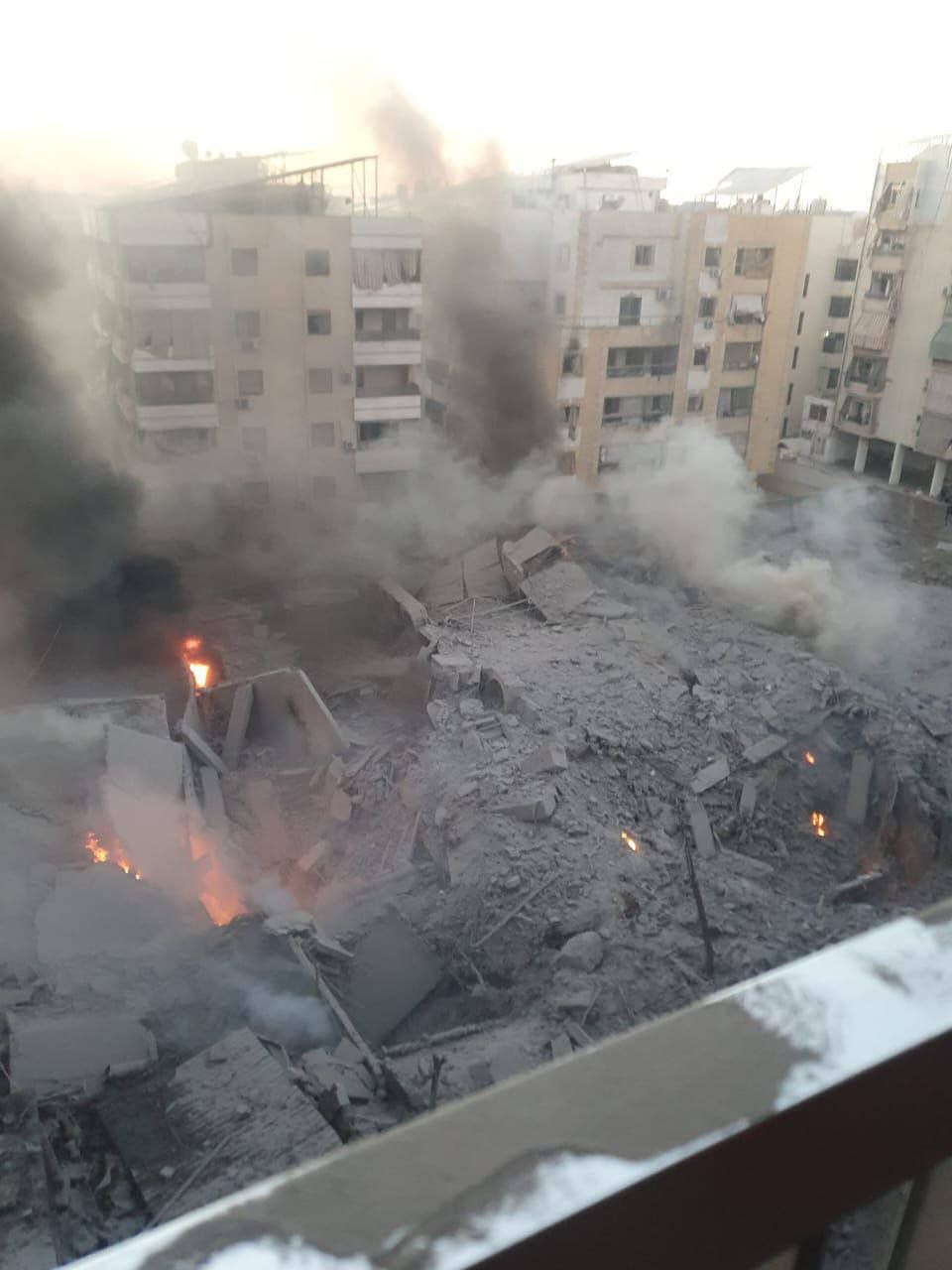 Israel bombardeia Beirute e diz que atacou QG do Hezbollah; nuvem de fumaça é vista na capital do Líbano