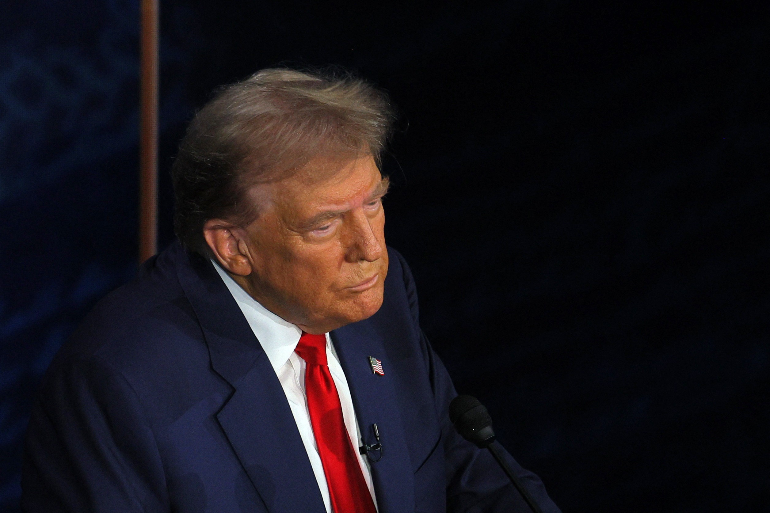 Trump diz que ‘há muitos genes ruins’ entre imigrantes nos EUA