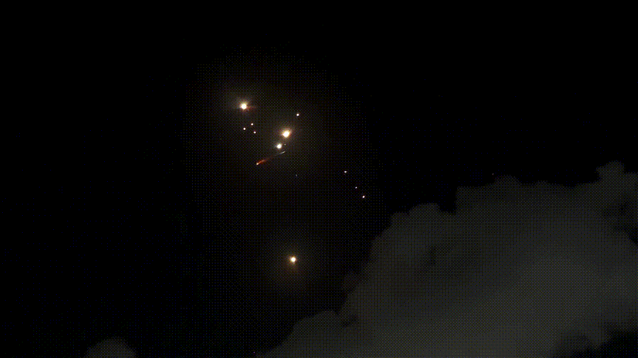 ‘Chuva de mísseis’ é vista no céu de Israel durante bombardeio do Irã; VÍDEO
