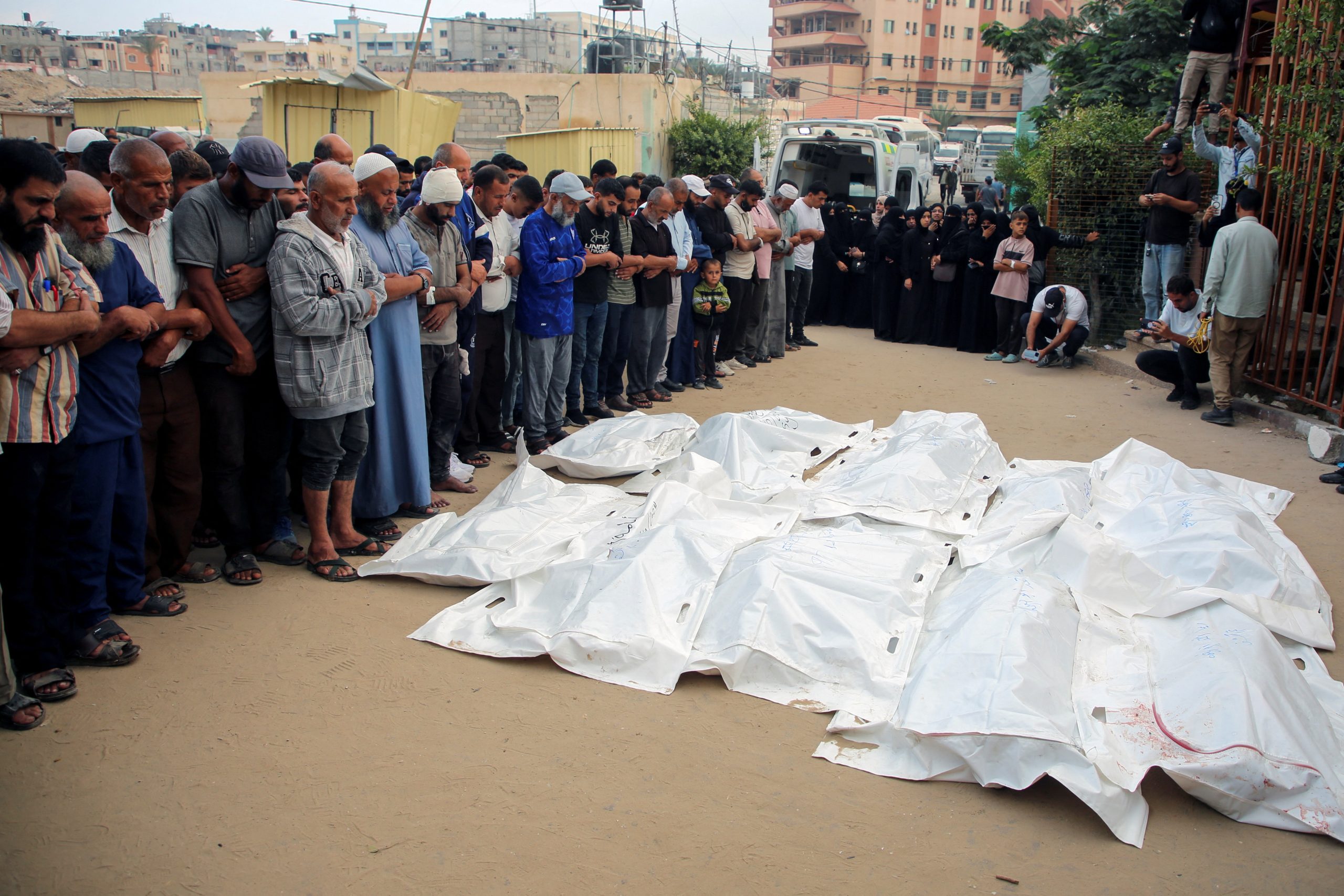 Ataques de Israel atingem duas casas e matam 15 pessoas na Faixa de Gaza