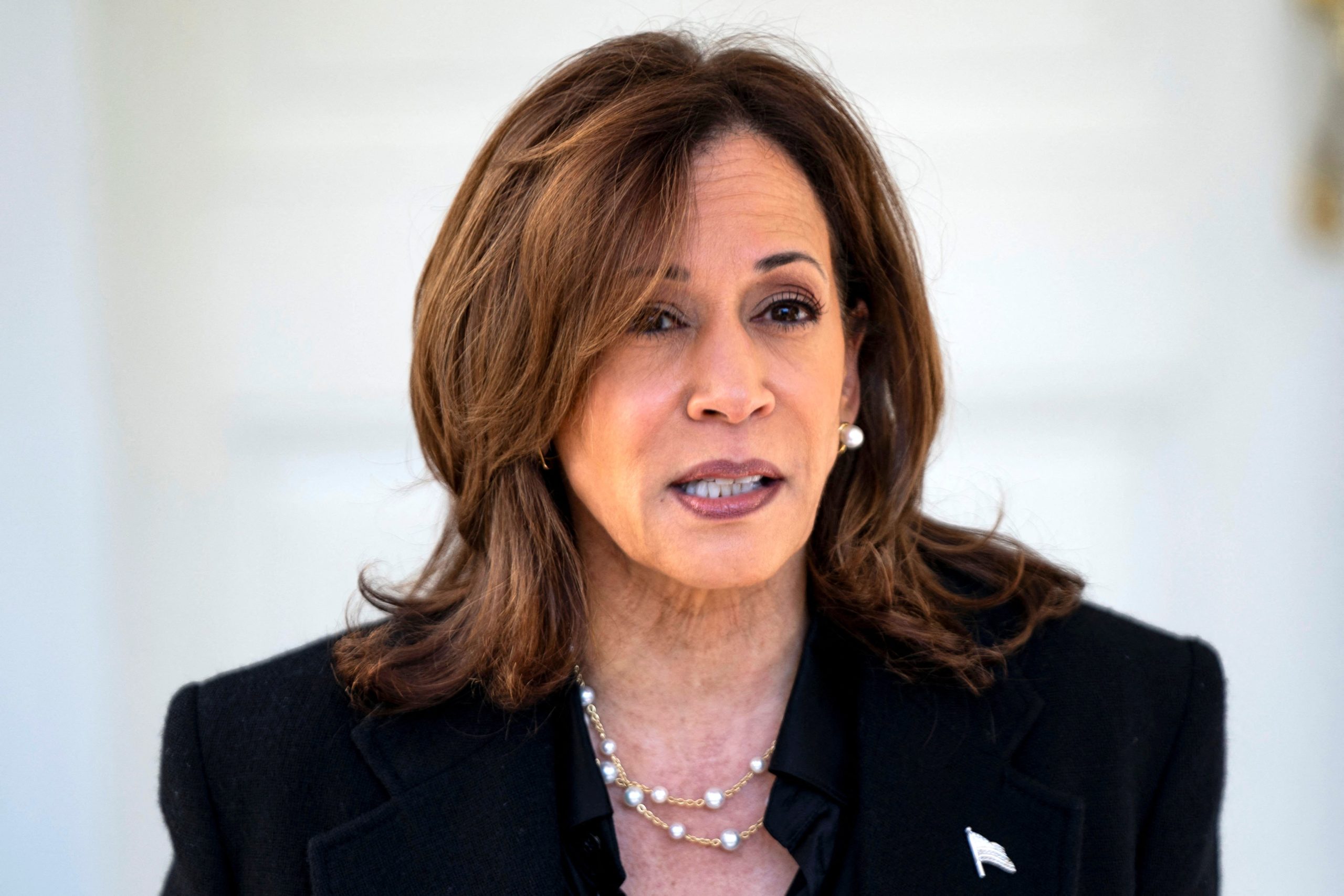 Kamala ataca Trump em meio à polêmica por supostos elogios do republicano a Hitler: ‘Desequilibrado’