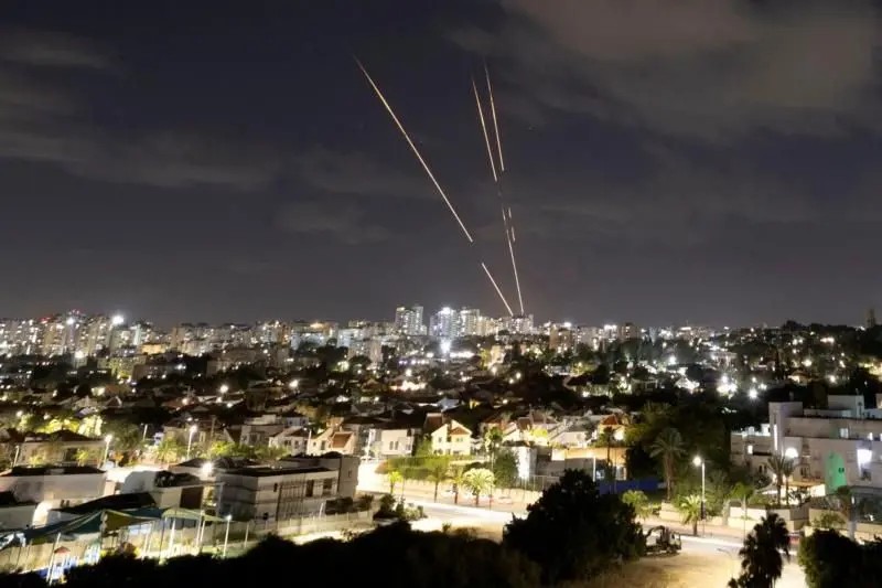 Irã e Iraque fecham espaço aéreo após ataque israelense