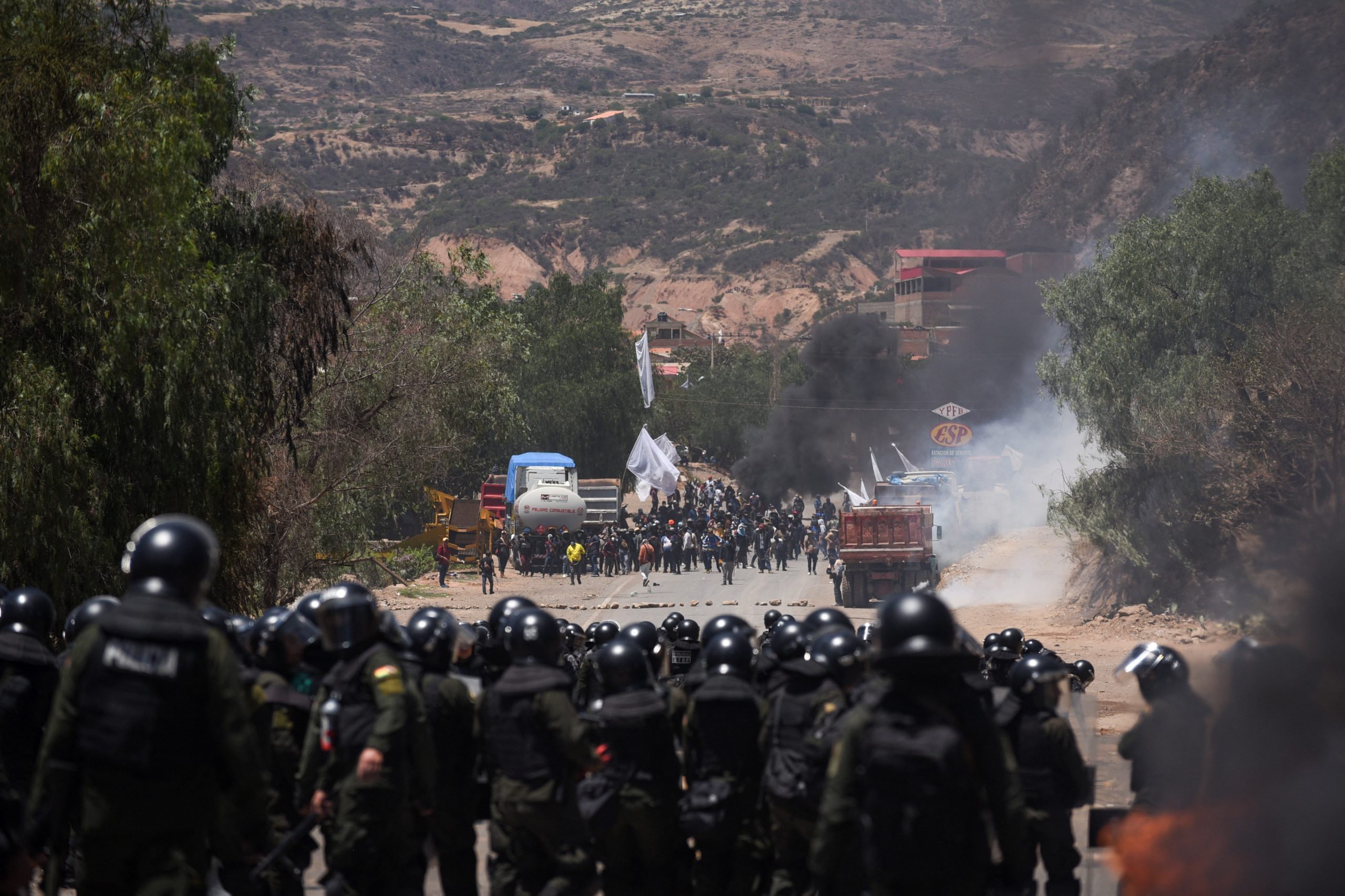 Apoiadores de Evo Morales mantêm 200 soldados reféns na Bolívia, diz governo