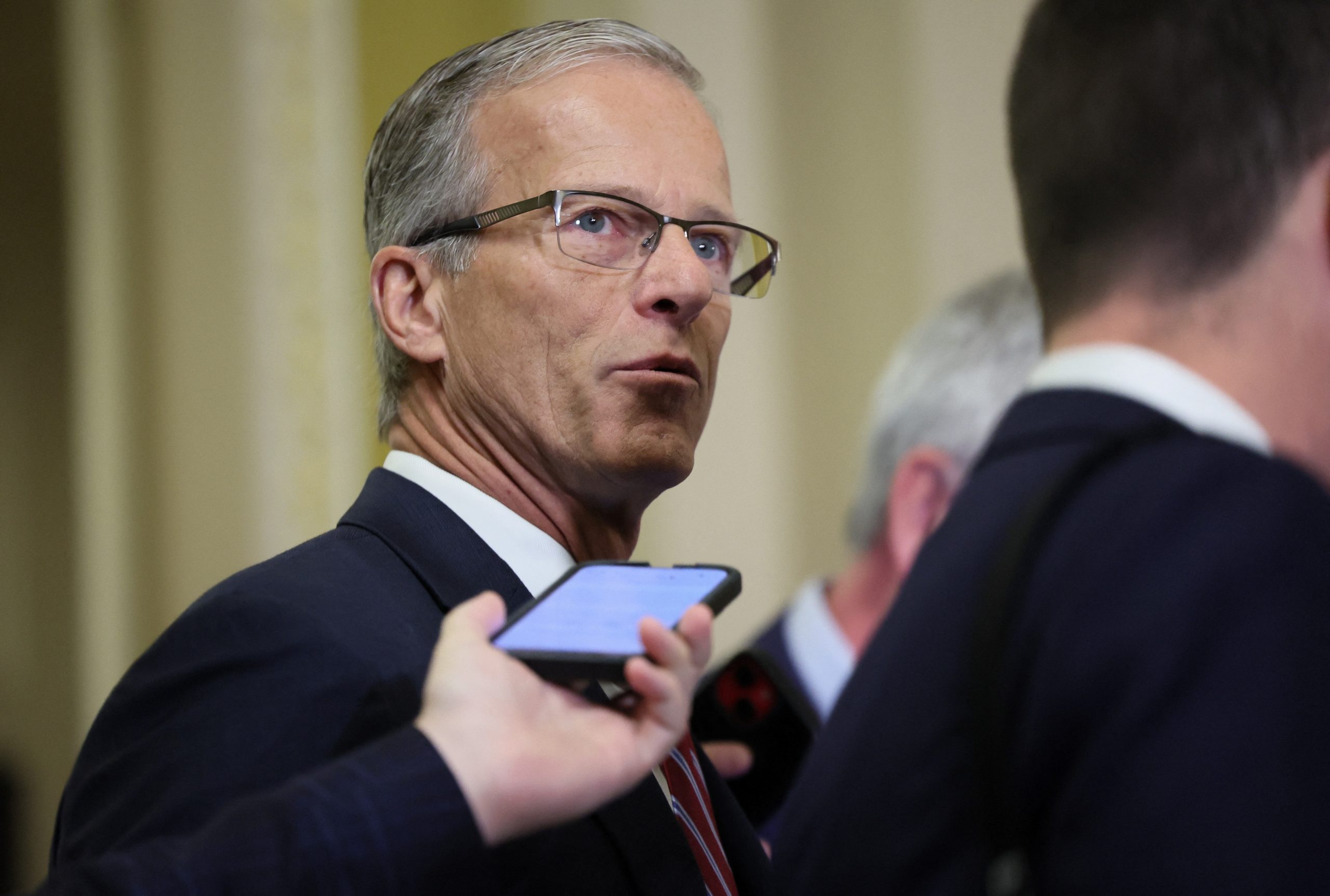Senador republicano John Thune desbanca favorito de Trump e é eleito líder da maioria governista na Casa