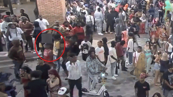 Câmeras de segurança mostram atirador abrindo fogo contra multidão em festa de Halloween em Orlando e sendo preso logo depois